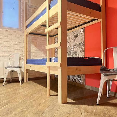 Moonlight Hostel Лвив Екстериор снимка