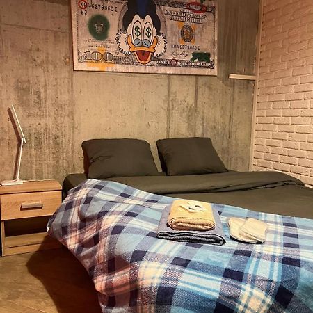 Moonlight Hostel Лвив Екстериор снимка