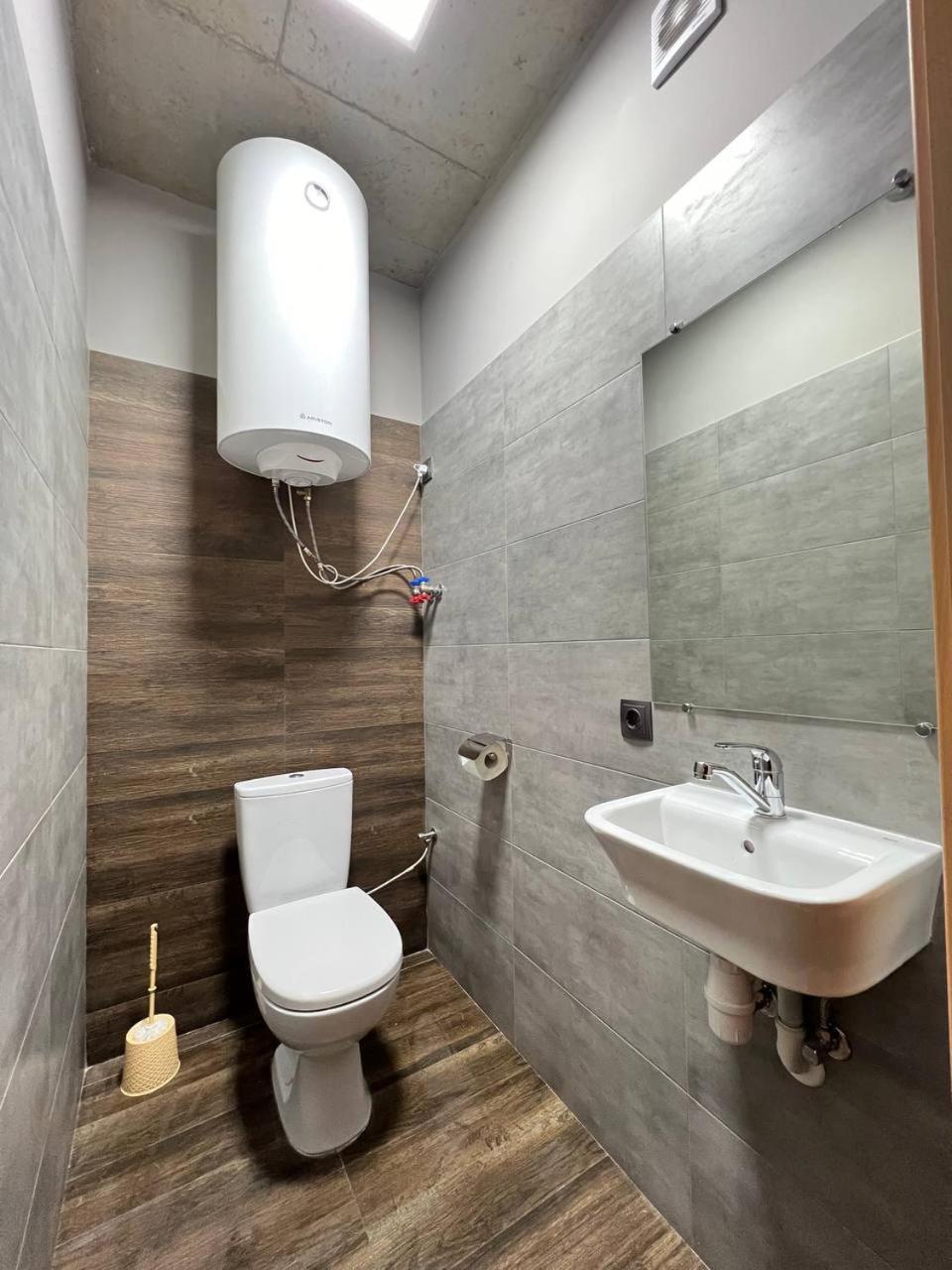 Moonlight Hostel Лвив Екстериор снимка