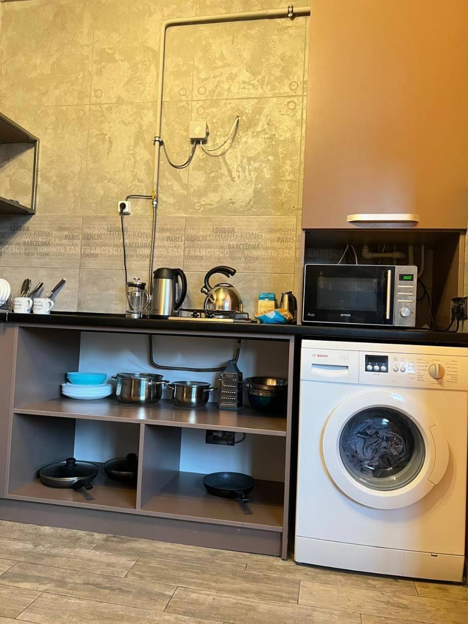 Moonlight Hostel Лвив Екстериор снимка