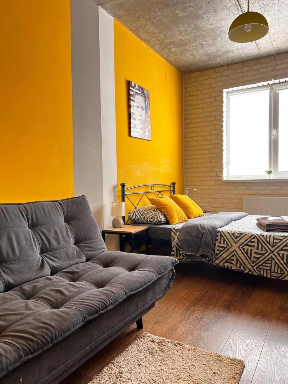 Moonlight Hostel Лвив Екстериор снимка