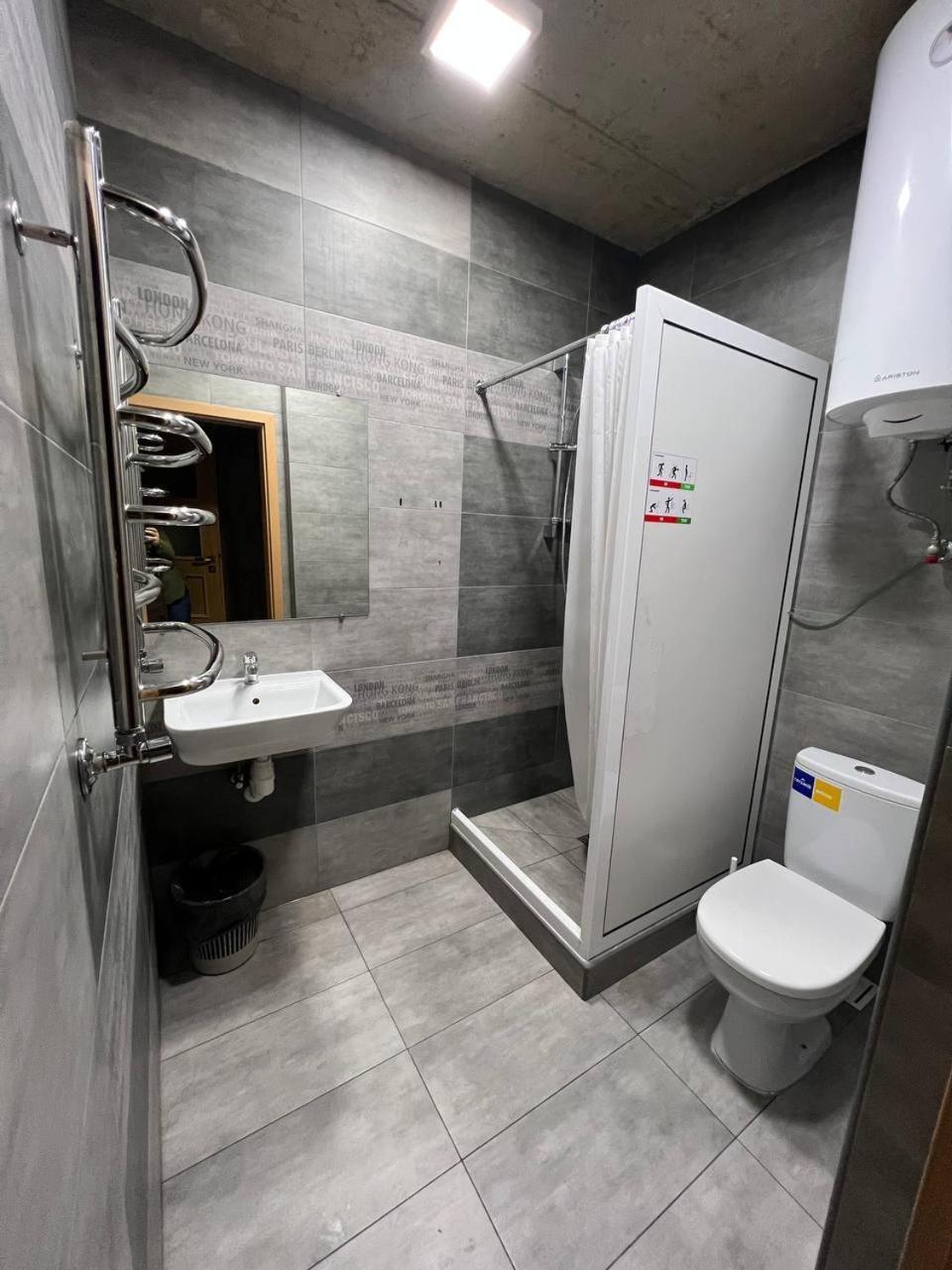 Moonlight Hostel Лвив Екстериор снимка