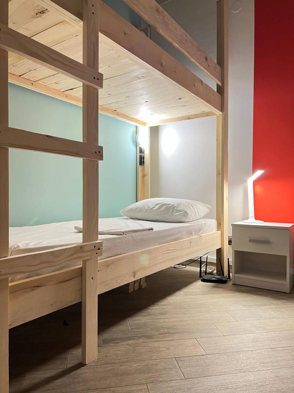 Moonlight Hostel Лвив Екстериор снимка
