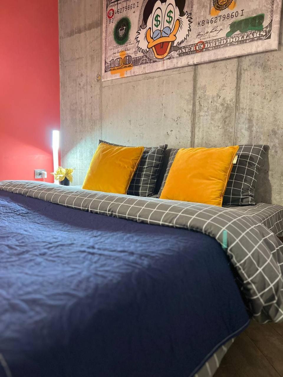 Moonlight Hostel Лвив Екстериор снимка